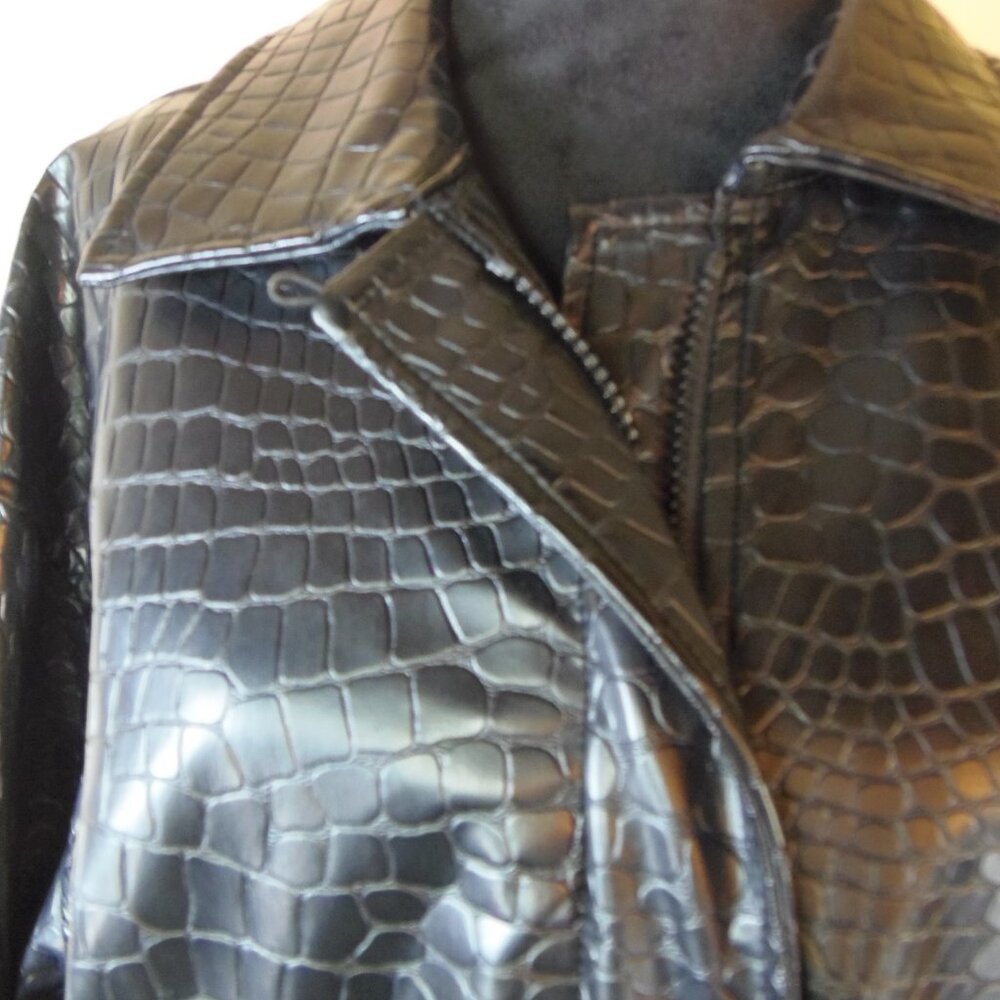 Mycra Pac‎ Life Crocodile Pattern Full Length 2X woman's Coat MobWife WhimsyGoth - Picture 5 of 16